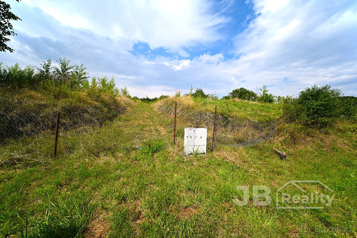 Prodej stavebního pozemku 2249 m² Zlobice