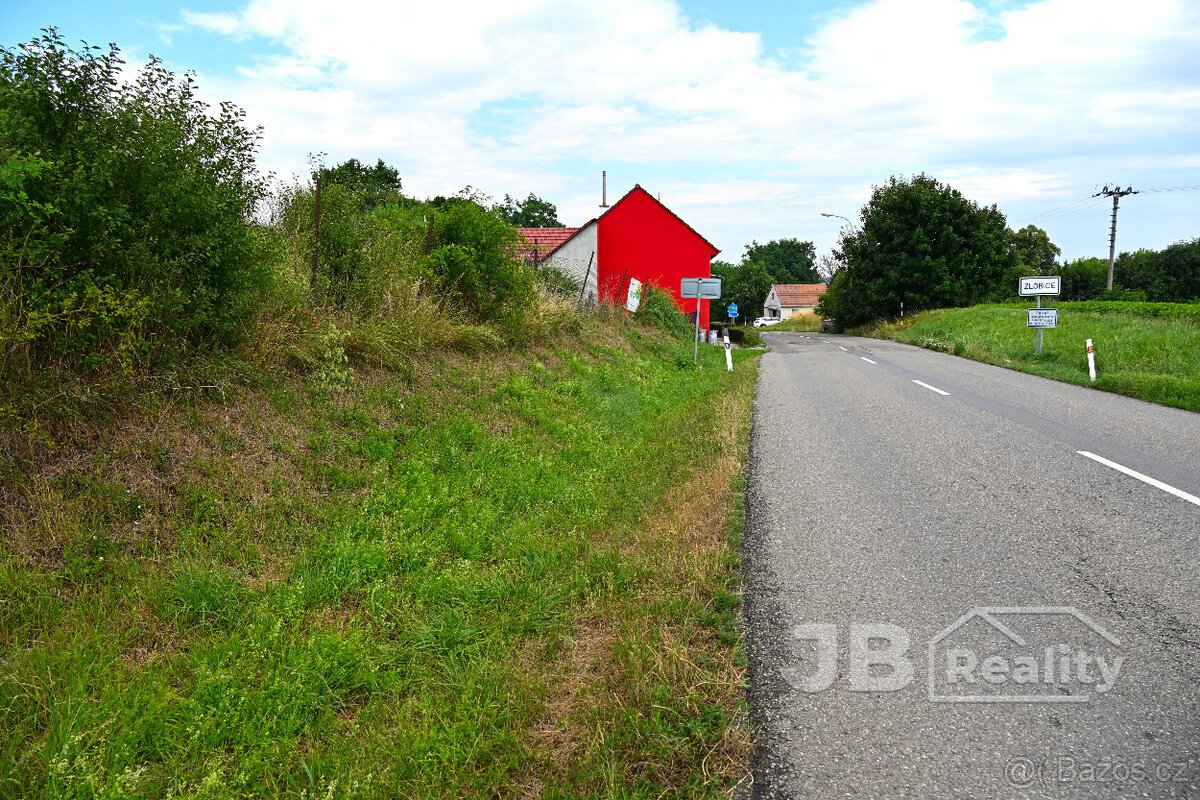 Prodej stavebního pozemku 2249 m² Zlobice