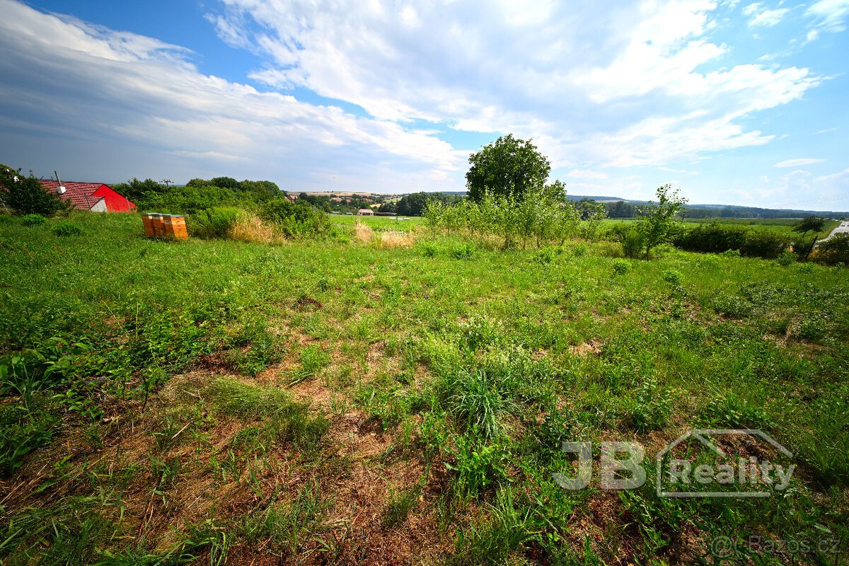 Prodej stavebního pozemku 2249 m² Zlobice