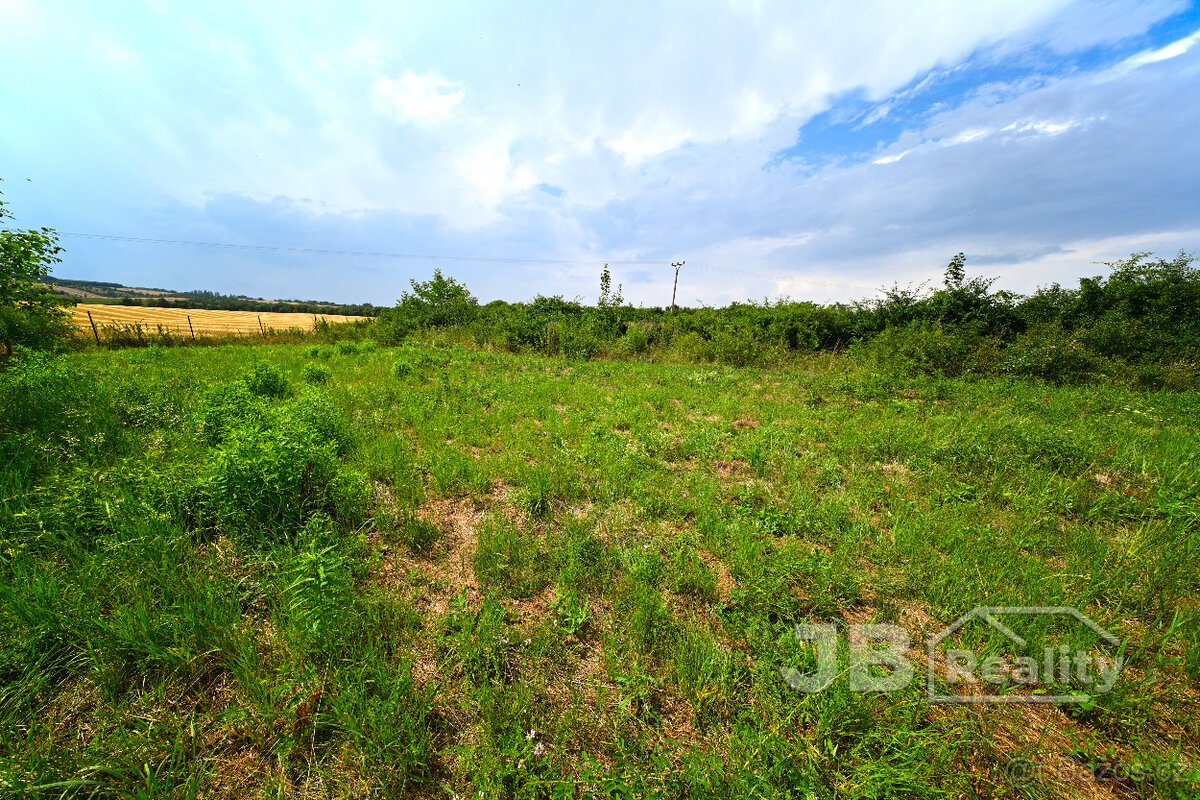 Prodej stavebního pozemku 2249 m² Zlobice