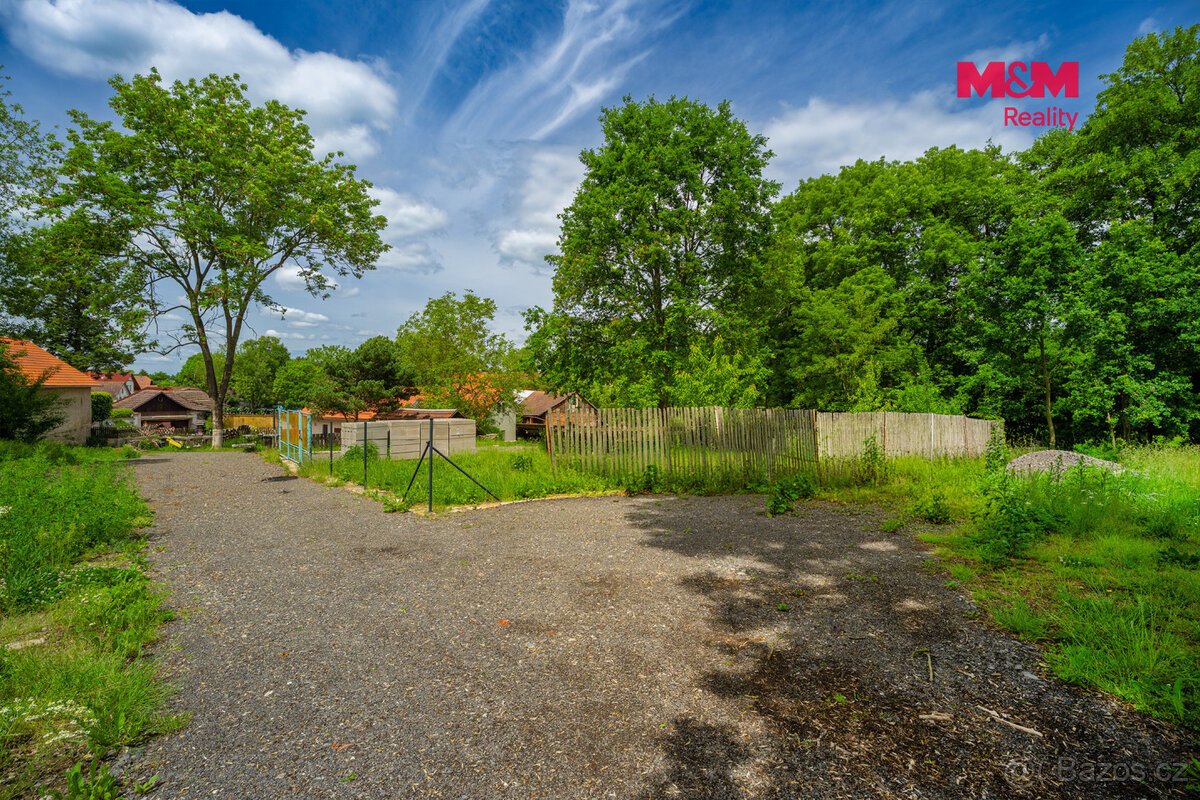 Prodej pozemku k bydlení, 1022 m², Nesměň u Zásmuk