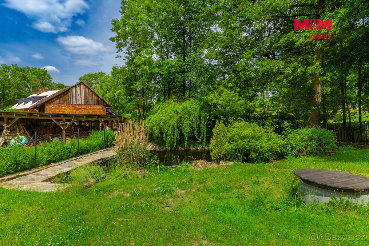 Prodej pozemku k bydlení, 1022 m², Nesměň u Zásmuk