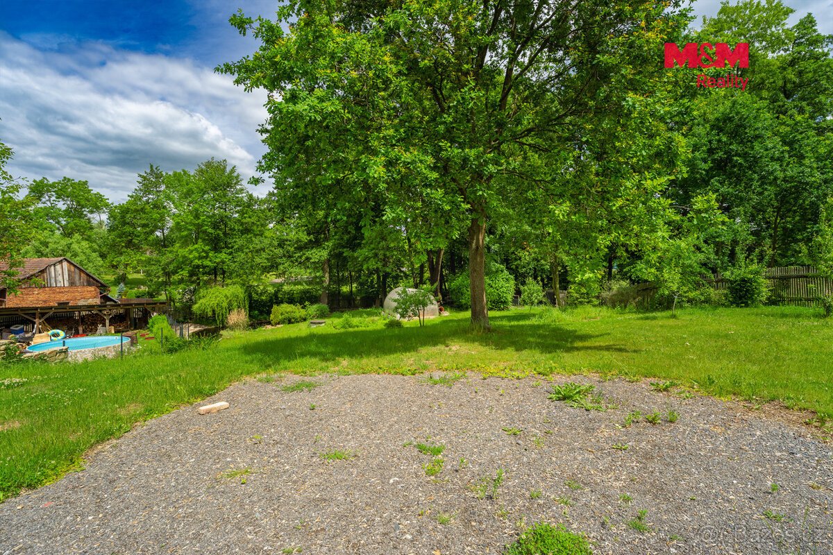 Prodej pozemku k bydlení, 1022 m², Nesměň u Zásmuk