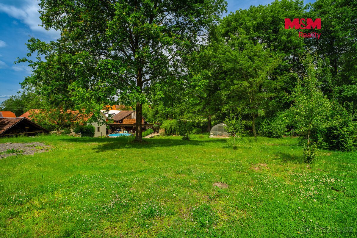 Prodej pozemku k bydlení, 1022 m², Nesměň u Zásmuk