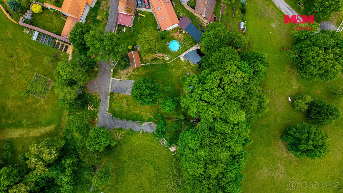 Prodej pozemku k bydlení, 1022 m², Nesměň u Zásmuk