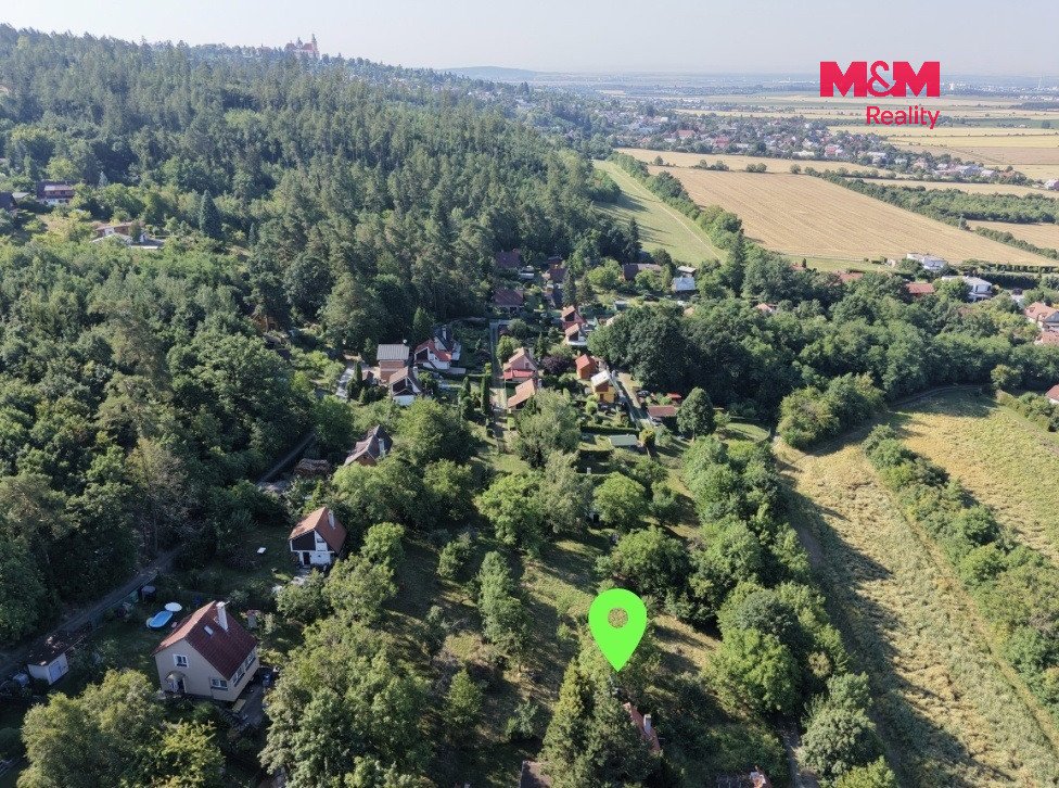 Prodej pozemku k bydlení, 2011 m², Dolany