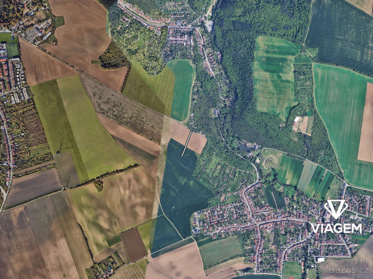 Pole 911 m², Podíl 33 % o výměře 304 m²