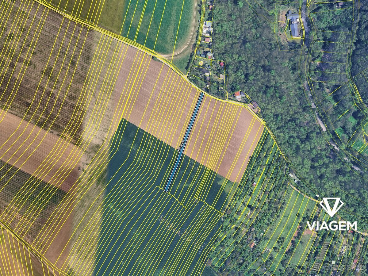 Pole 911 m², Podíl 33 % o výměře 304 m²