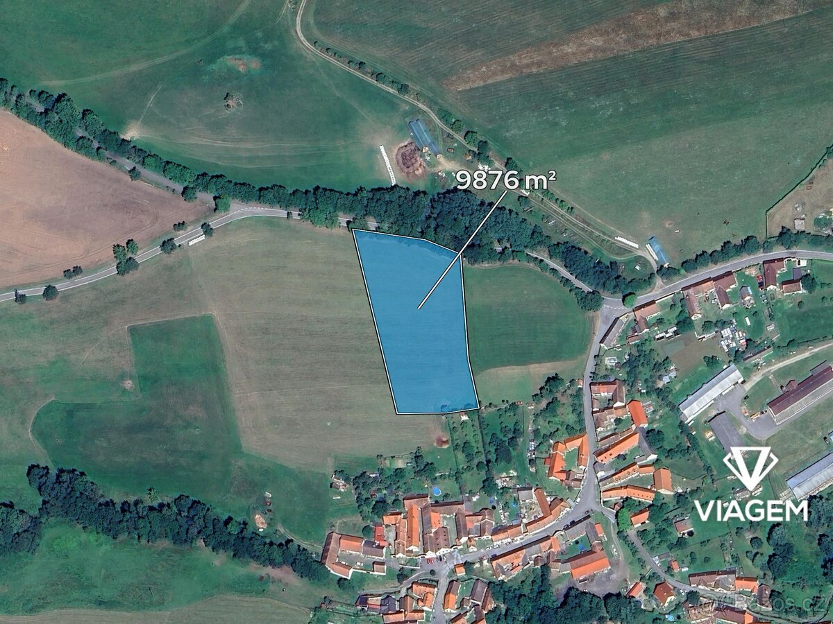 Pole 9 876 m², Podíl 22 % o výměře 2 195 m²