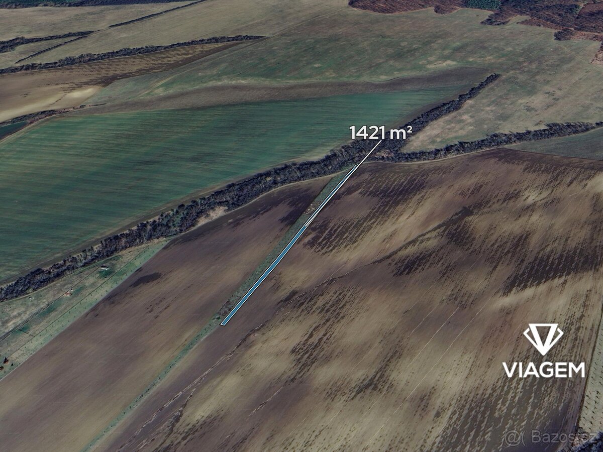 Pole 1 421 m²