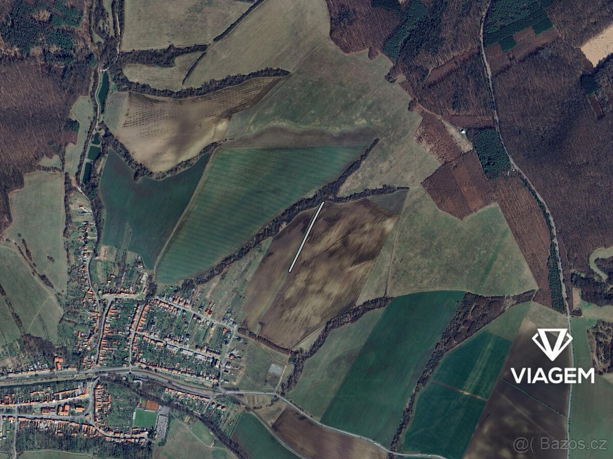Pole 1 421 m²