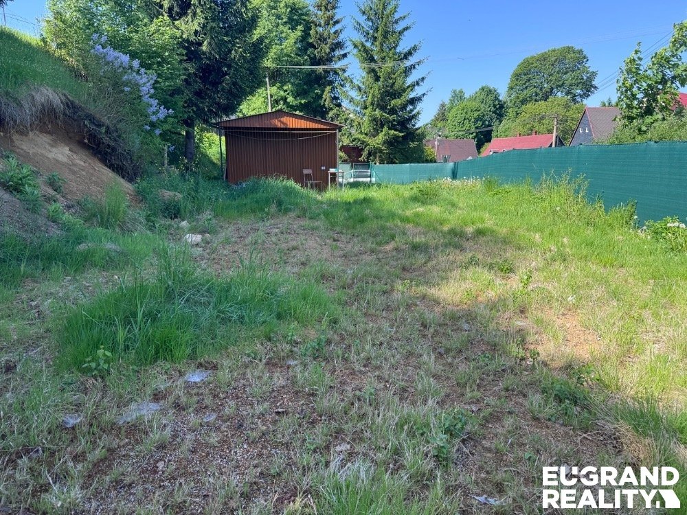 Prodej stavebního pozemku 887 m², Krásná Lípa, ev.č. 06012