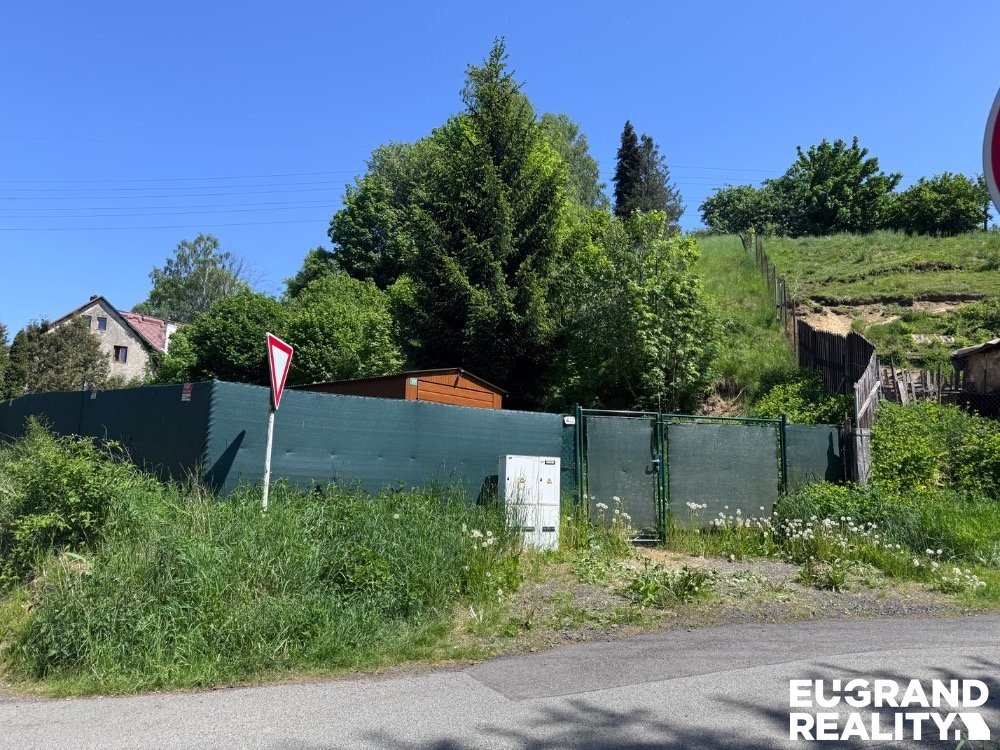 Prodej stavebního pozemku 887 m², Krásná Lípa, ev.č. 06012