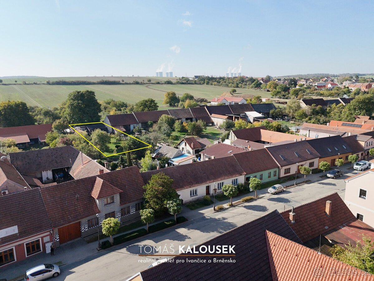 Stavební pozemek 606 m² v Mohelně: Ideální místo pro stavbu 
