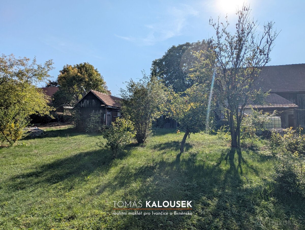 Stavební pozemek 606 m² v Mohelně: Ideální místo pro stavbu 
