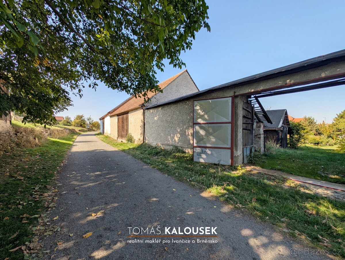 Stavební pozemek 606 m² v Mohelně: Ideální místo pro stavbu 