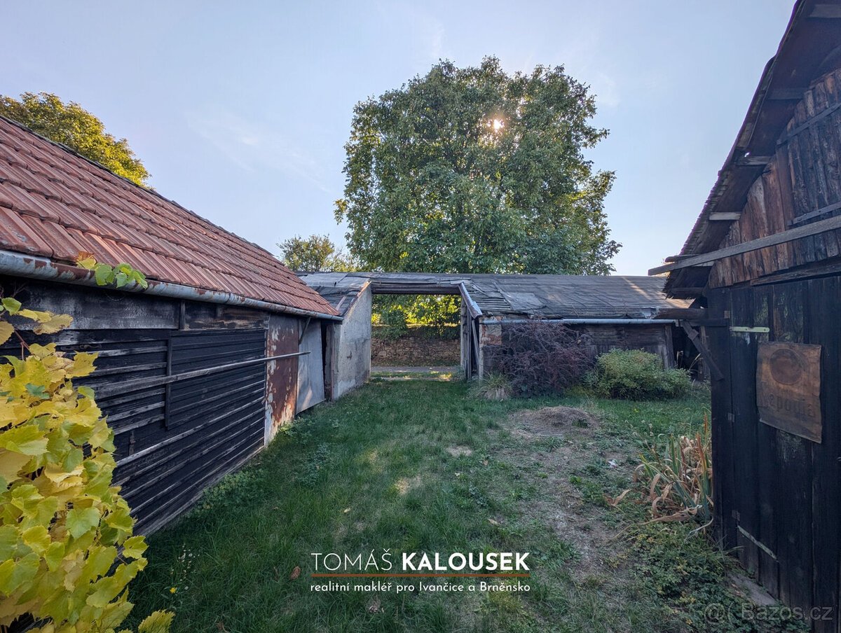 Stavební pozemek 606 m² v Mohelně: Ideální místo pro stavbu 