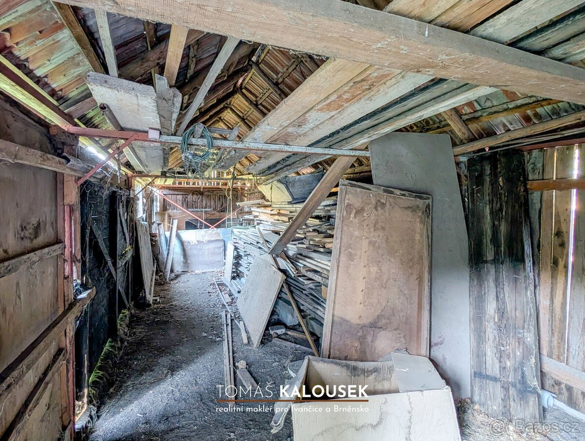 Stavební pozemek 606 m² v Mohelně: Ideální místo pro stavbu 