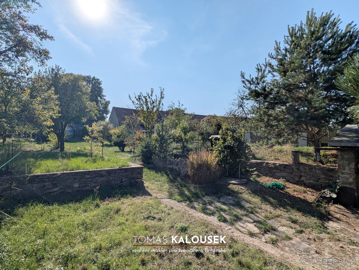 Stavební pozemek 606 m² v Mohelně: Ideální místo pro stavbu 