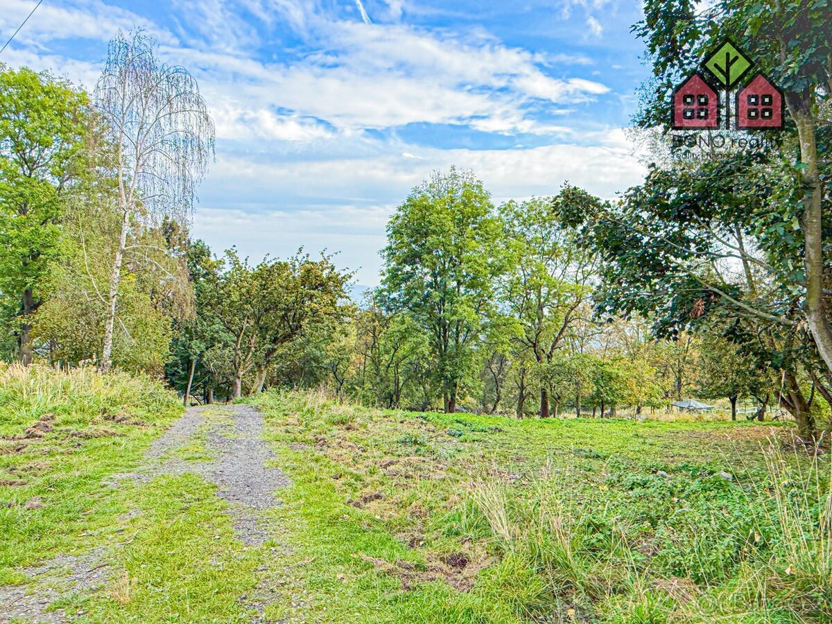 Stavební pozemek, výměra 7538 m2, sítě v dosahu, klidná přír