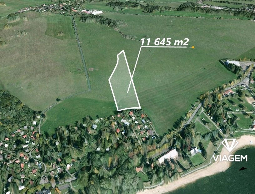 Pole 11 645 m²