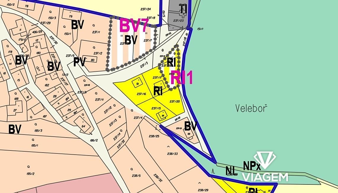 Stavební - bydlení 381 m²