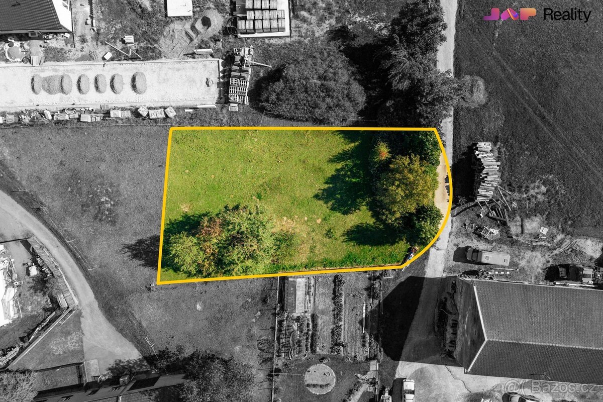 Prodej stavebního pozemku 856 m², Benátky, ev.č. 00191