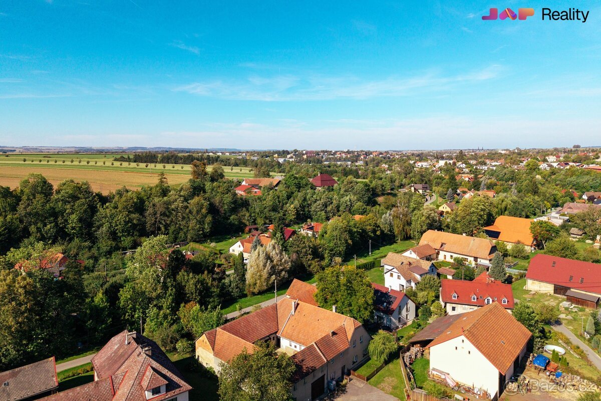 Prodej stavebního pozemku 856 m², Benátky, ev.č. 00191