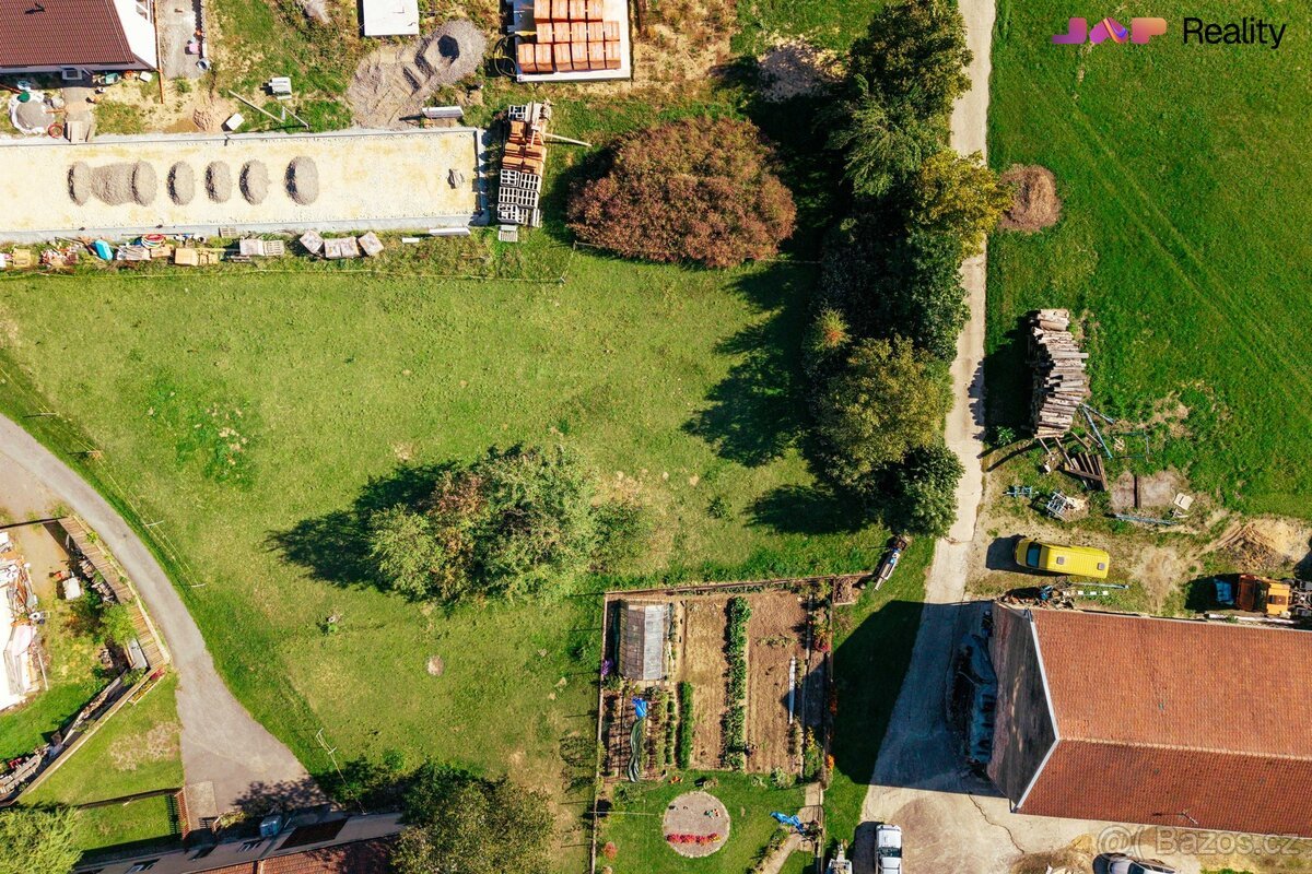 Prodej stavebního pozemku 856 m², Benátky, ev.č. 00191