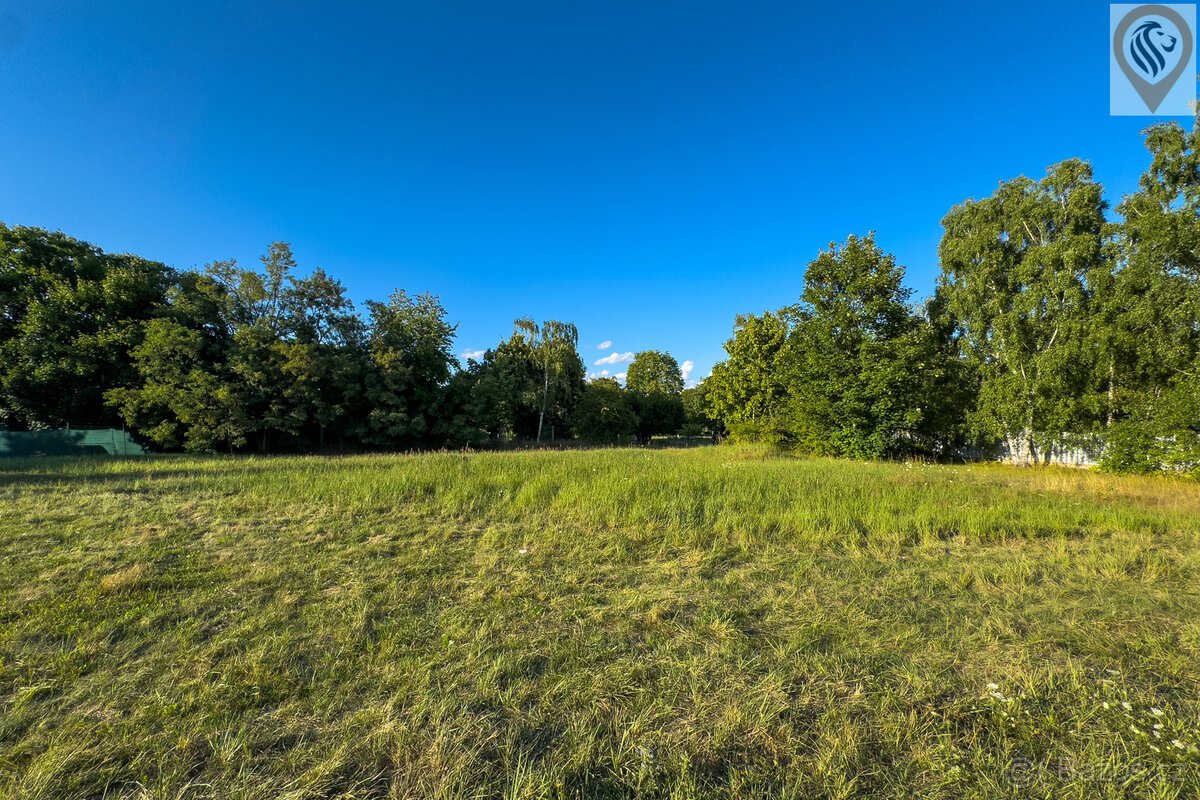 Prodej stavebního pozemku 2054m2 Košťany