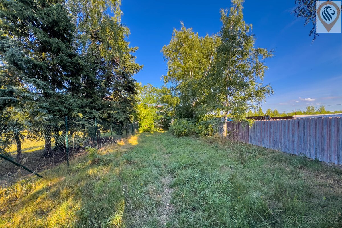 Prodej stavebního pozemku 2054m2 Košťany