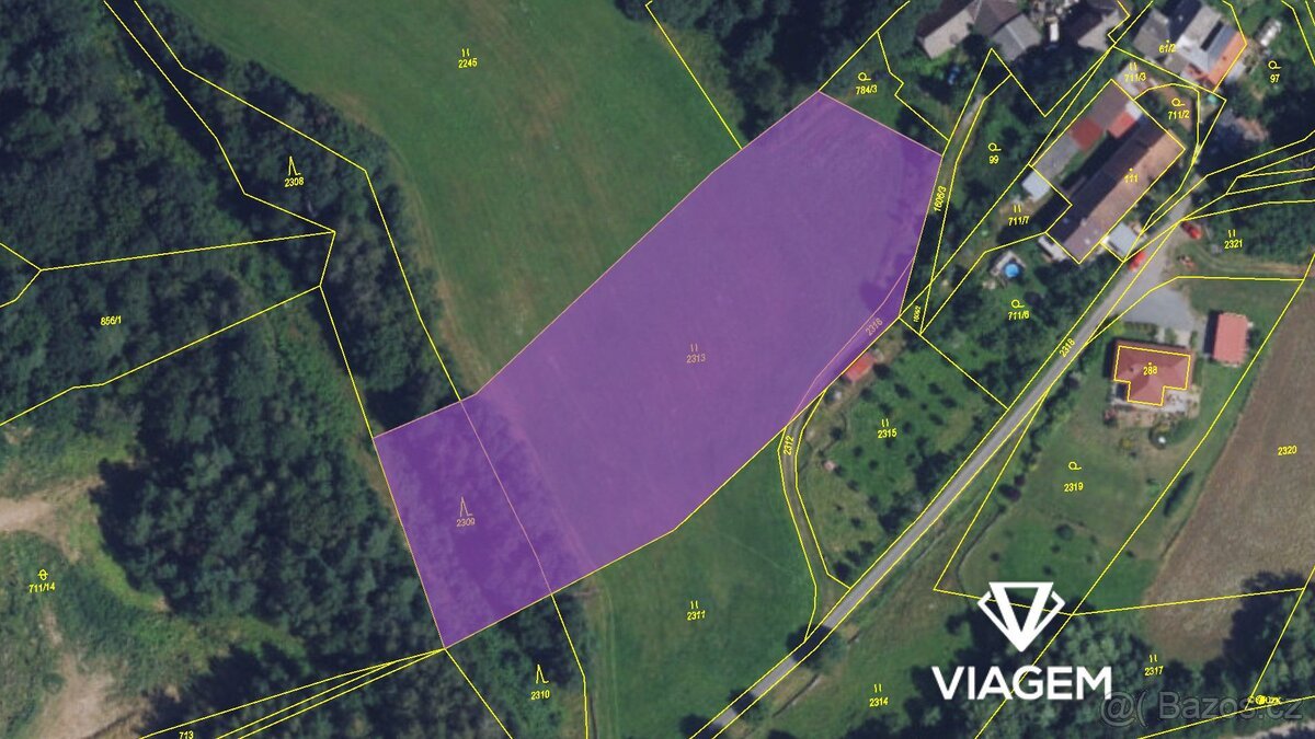 Pole 7 072 m²