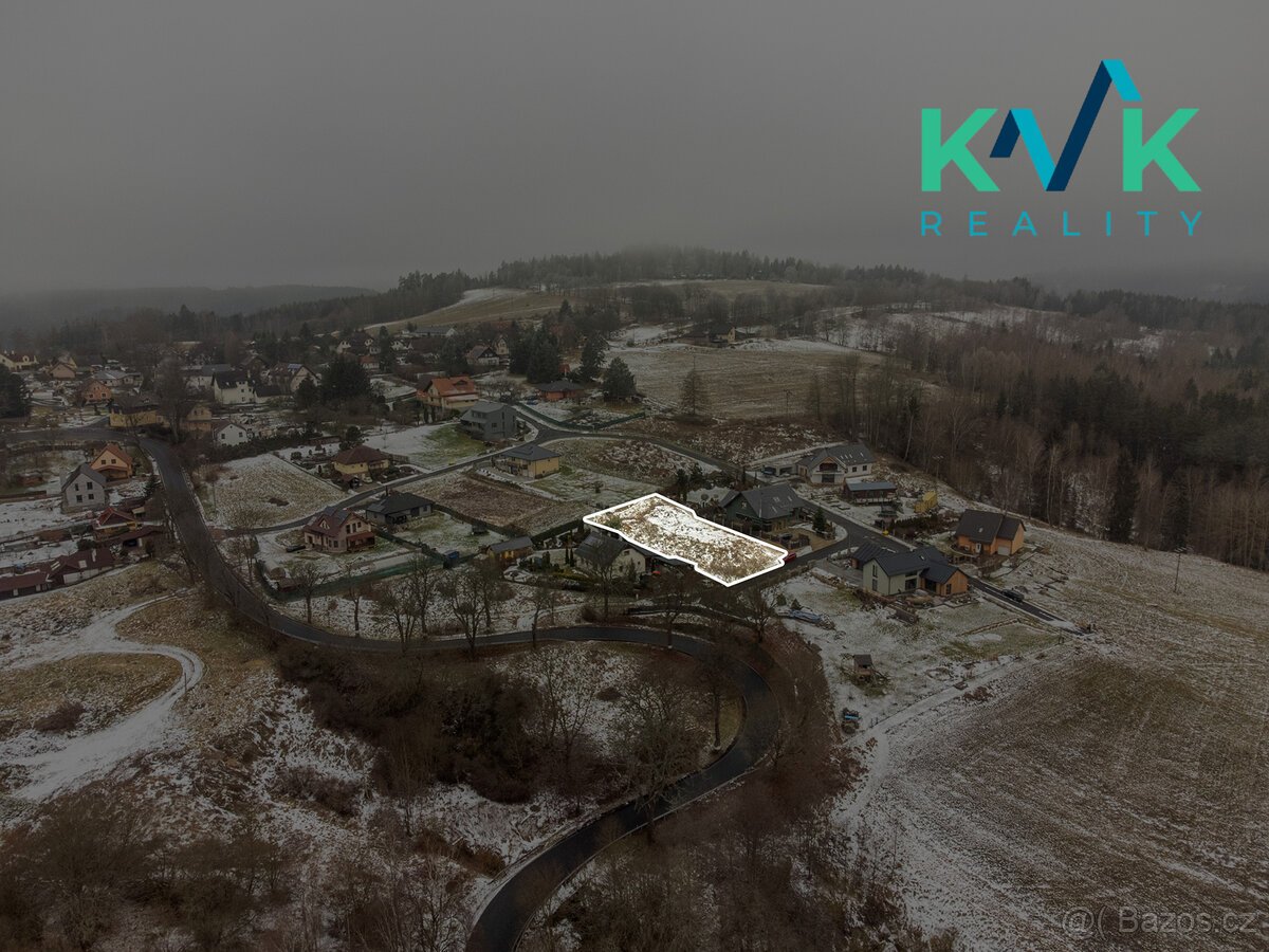 Zasíťovaný pozemek, 1 088 m2, voda, elektřina, kanalizace, ,
