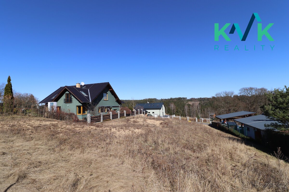 Zasíťovaný pozemek, 1 088 m2, voda, elektřina, kanalizace, ,