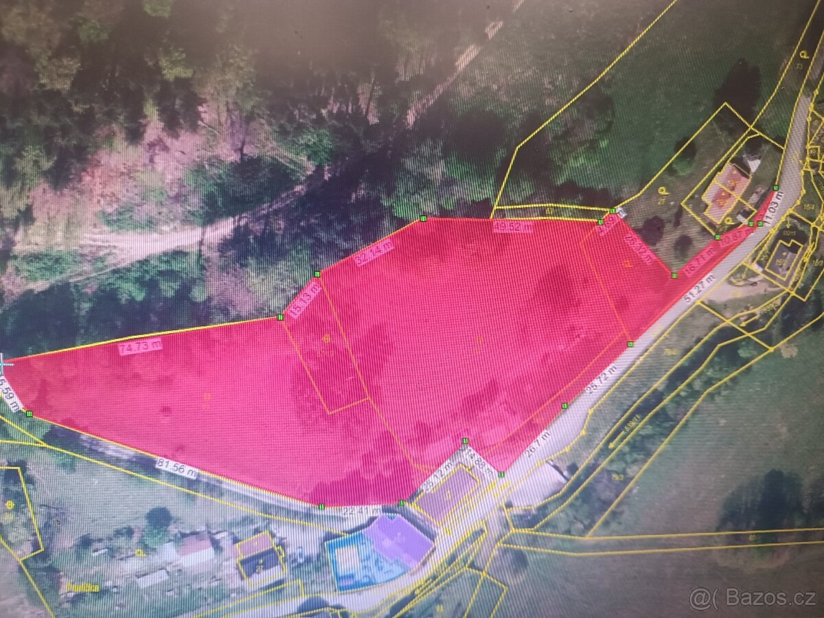 Lukrativní pozemek k zastavění 2 000 m² + 6 800 m²