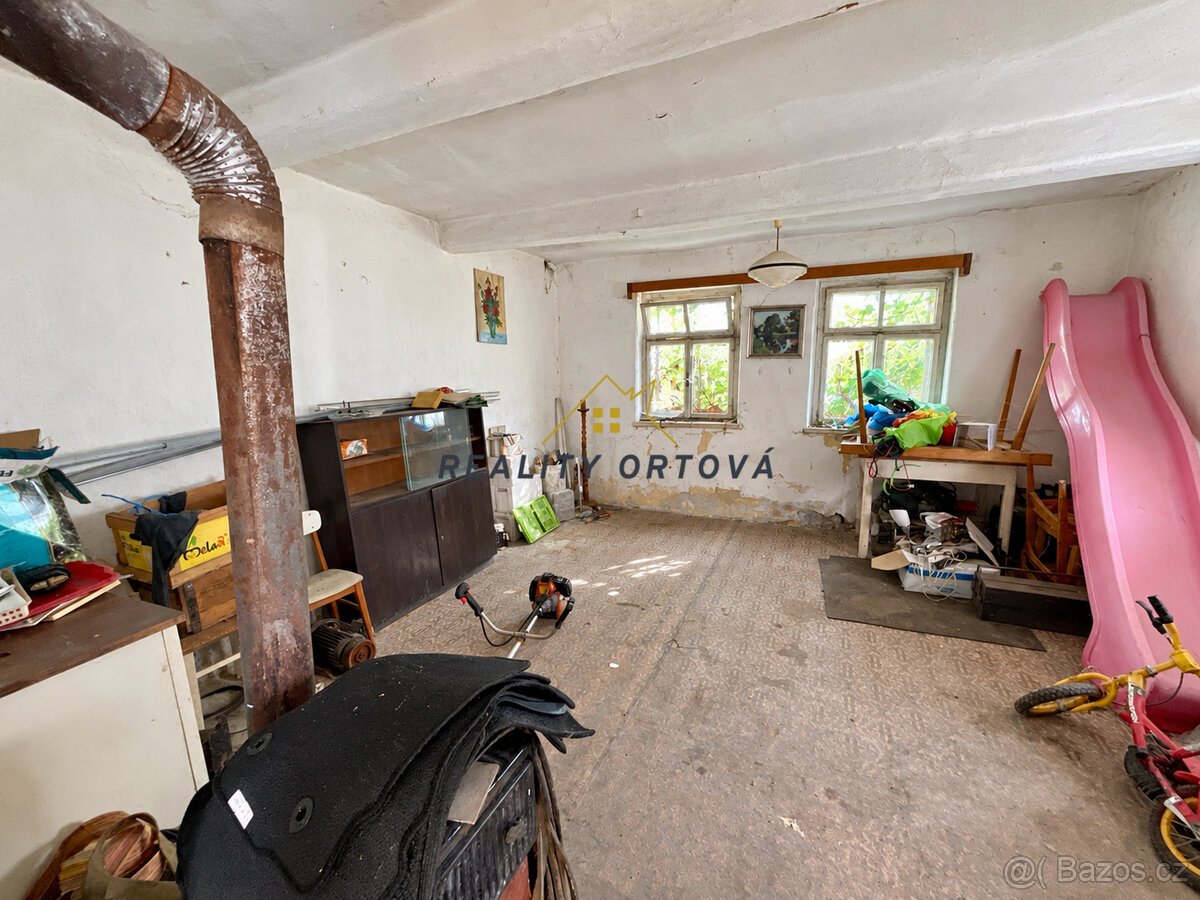 Dům s velkou stodolou a oploceným pozemkem 782 m² – Ohnišťan