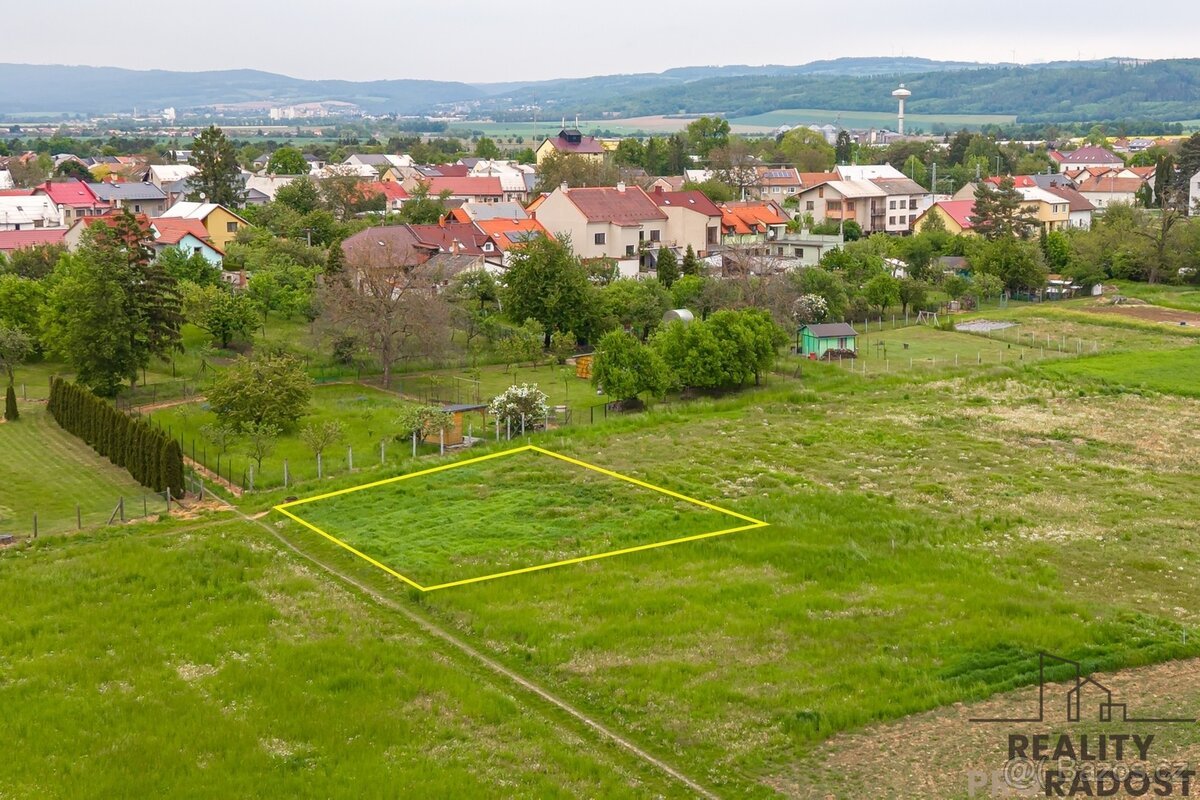 Prodej investičního stavebního pozemku 629 m², Bohuňovice, o