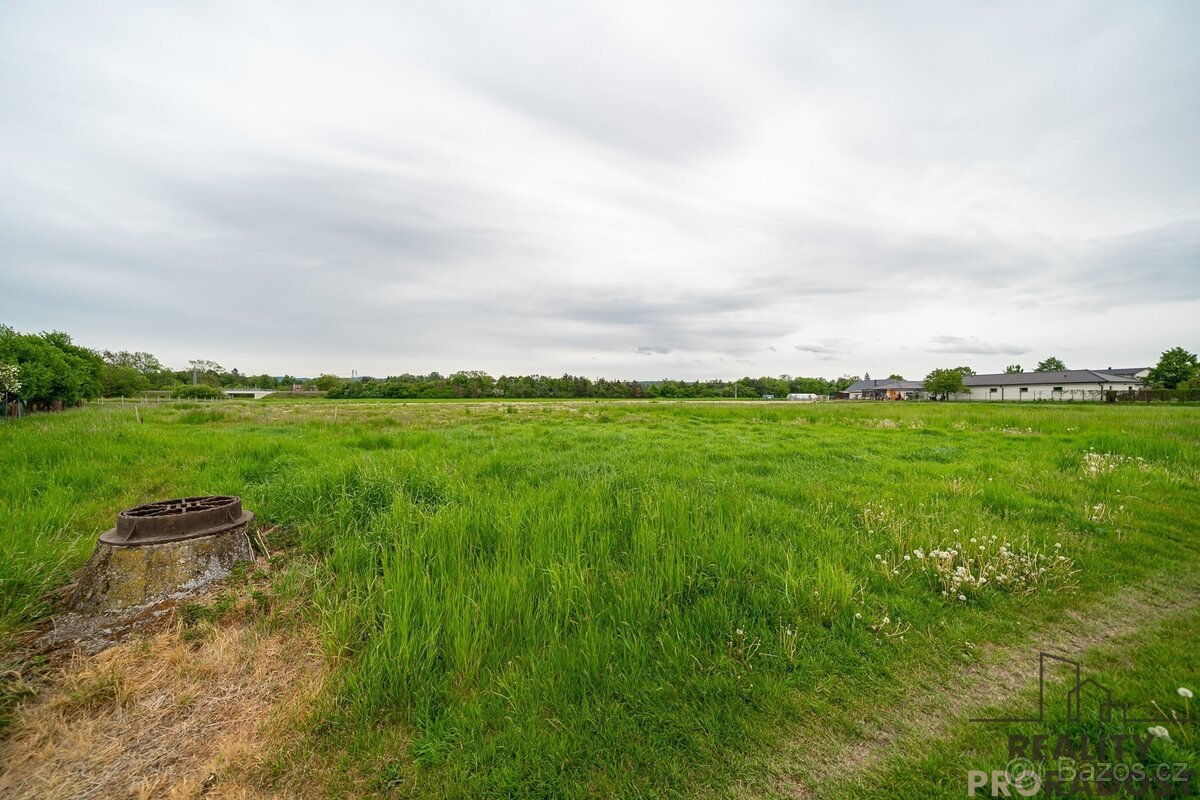Prodej investičního stavebního pozemku 629 m², Bohuňovice, o