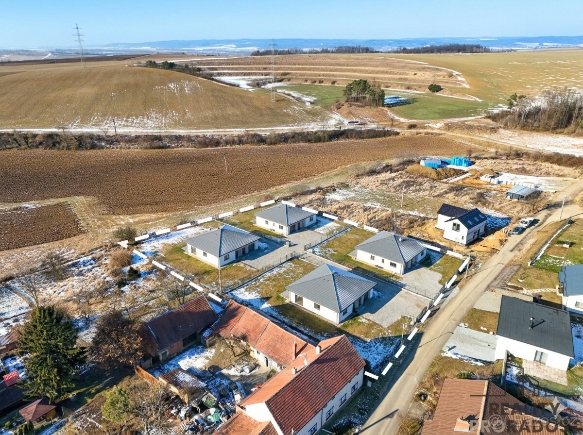 Prodej pozemku 4986, Bohdalice-Pavlovice, okres Vyškov