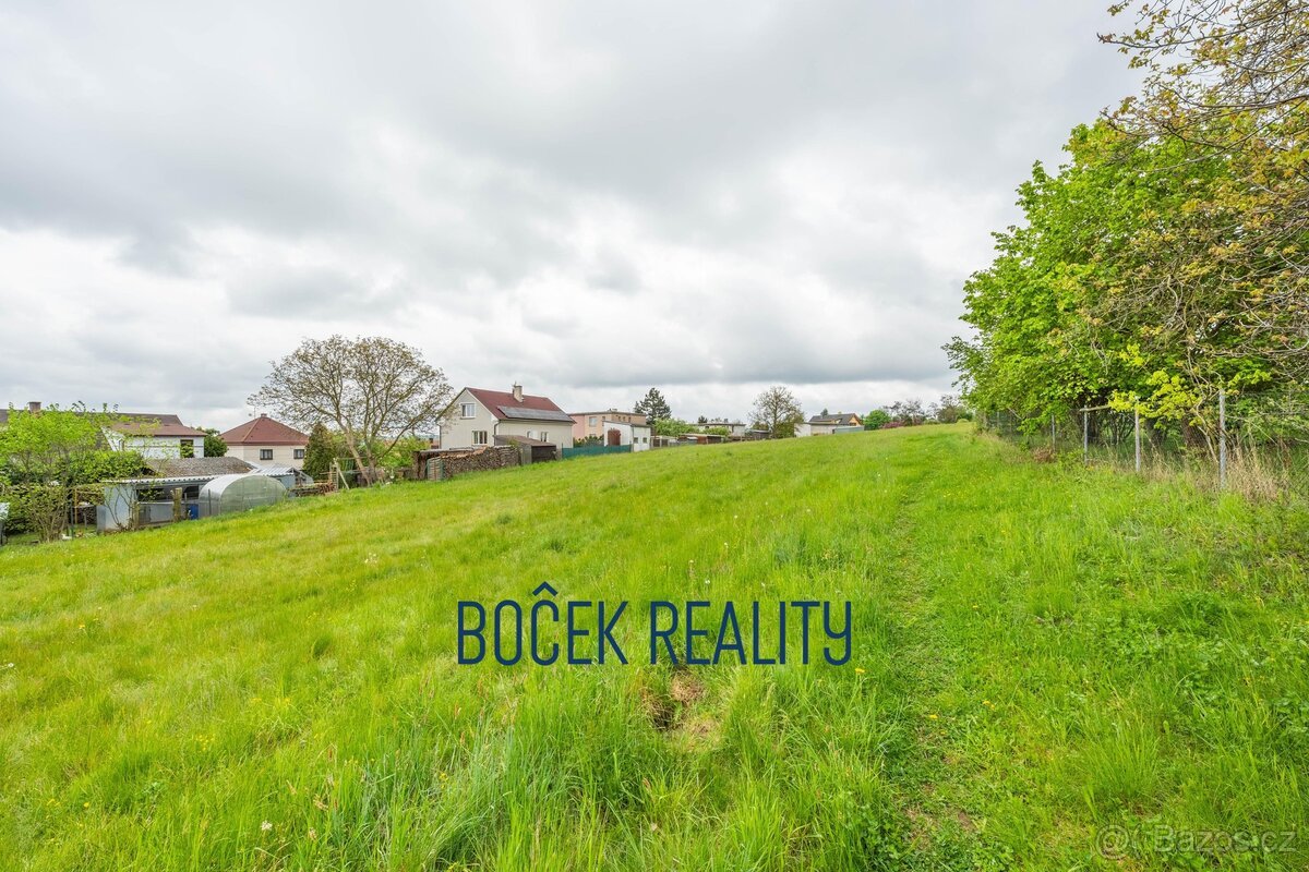 Prodej stavebního pozemku 2 431 m², Újezd u Hořovic