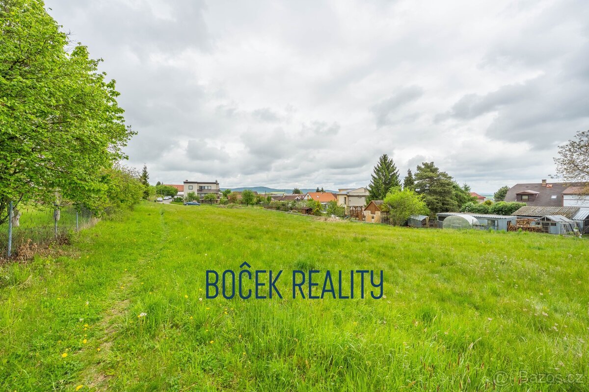 Prodej stavebního pozemku 2 431 m², Újezd u Hořovic