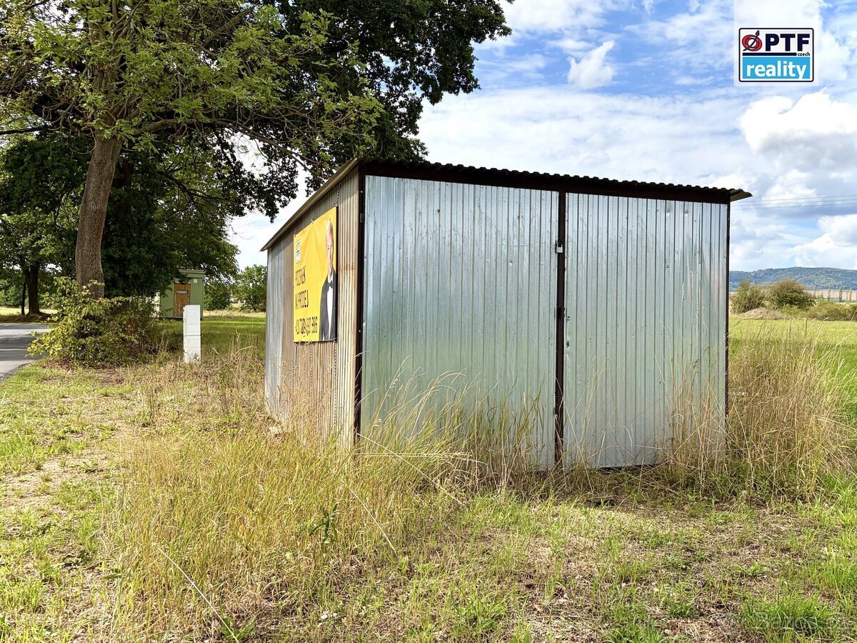 Prodej velkého stavebního pozemku (4000 m²), Bezděkov - Pobo
