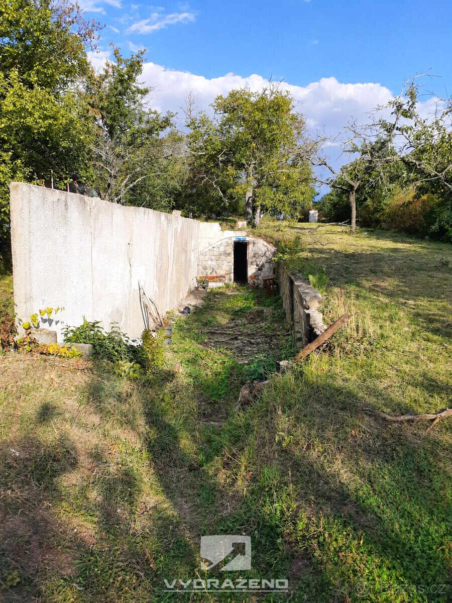 Zahrada (2.114 m2) - Brněnské Ivanovice