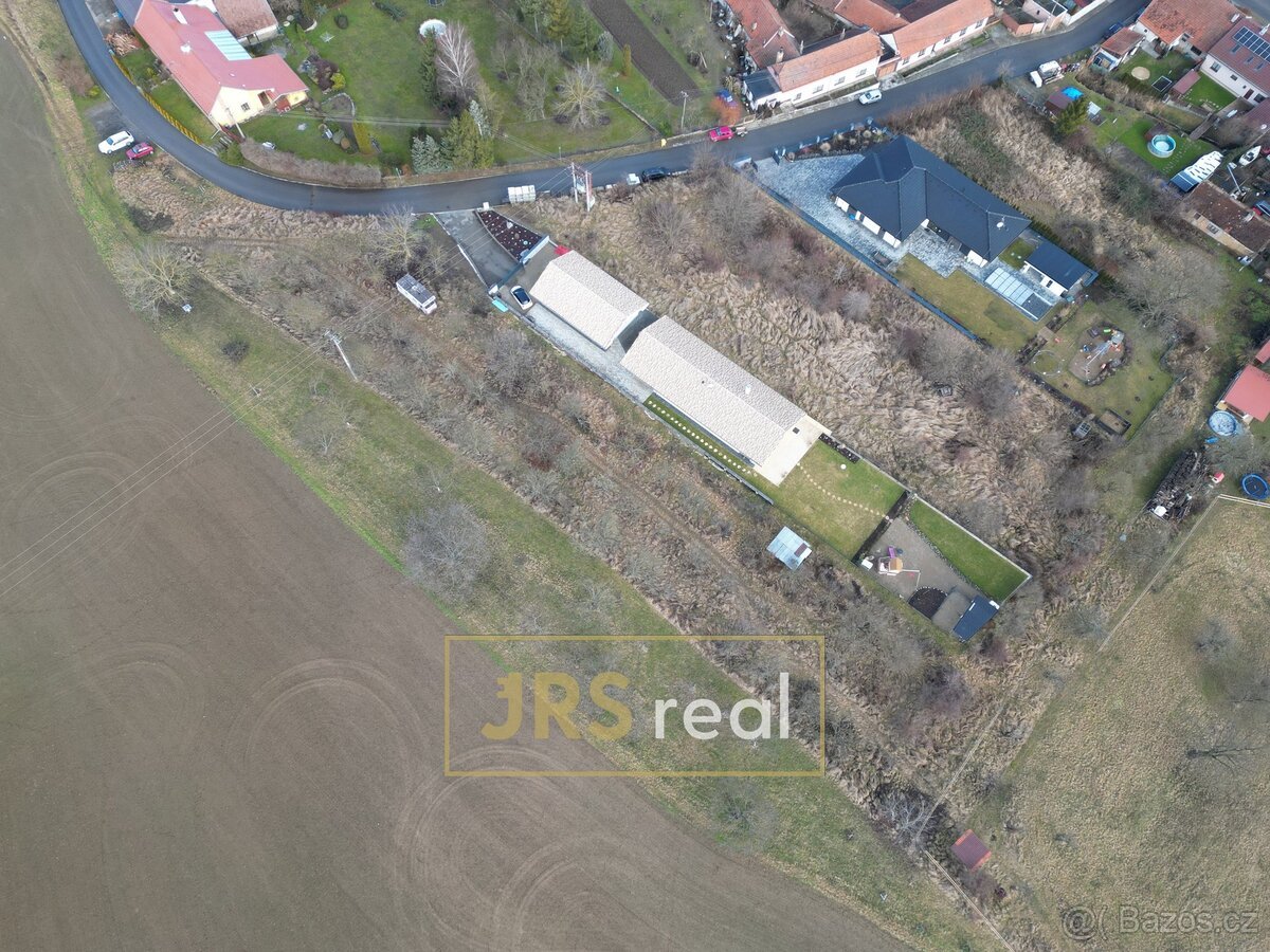 Prodej stavebního pozemku 2 239 m², Dobročkovice