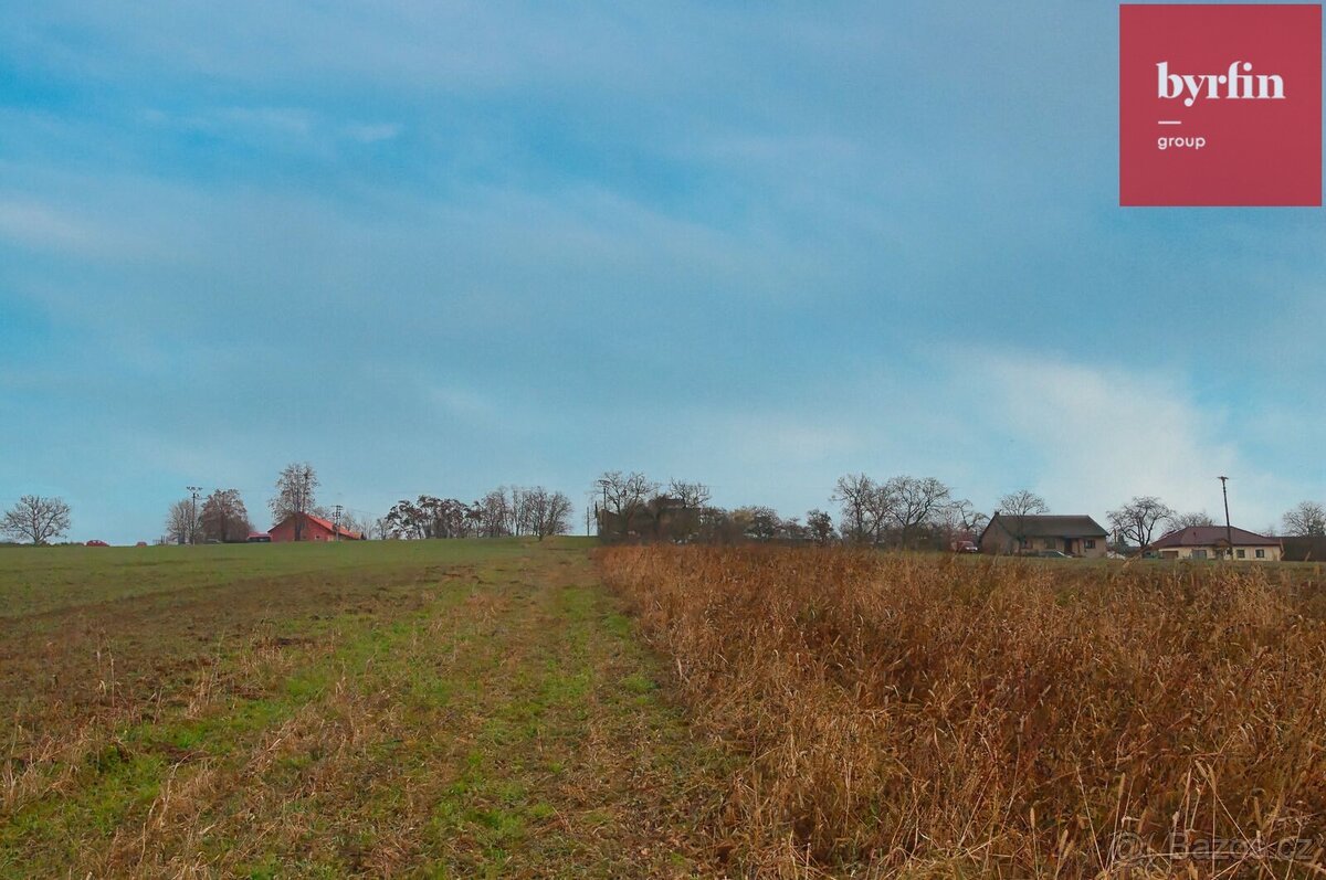 Prodej pozemku o výměře 6660 m2.