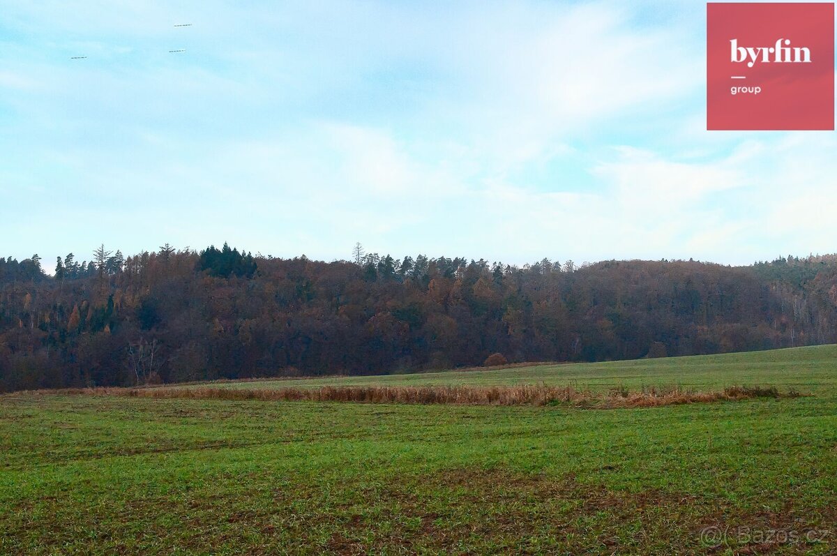 Prodej pozemku o výměře 6660 m2.
