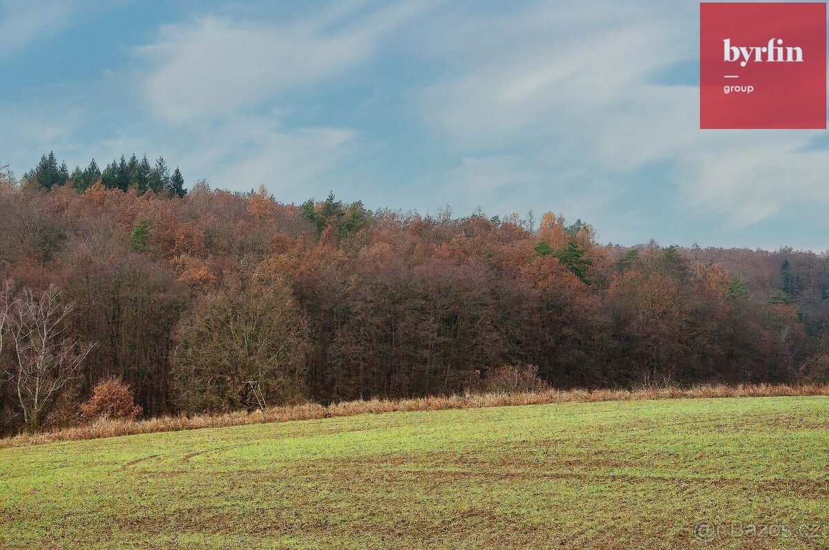 Prodej pozemku o výměře 6660 m2.
