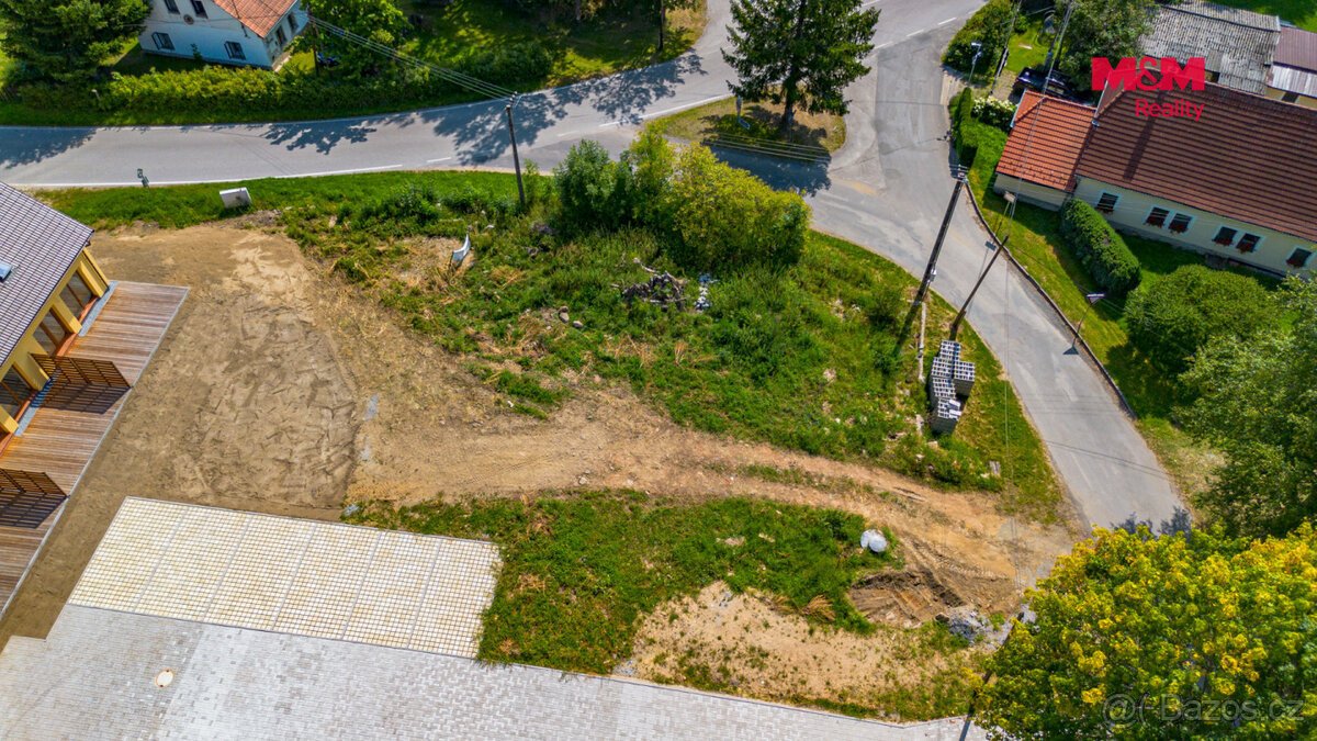 Prodej pozemku k bydlení, 800 m², Bližná, Černá v Pošumaví