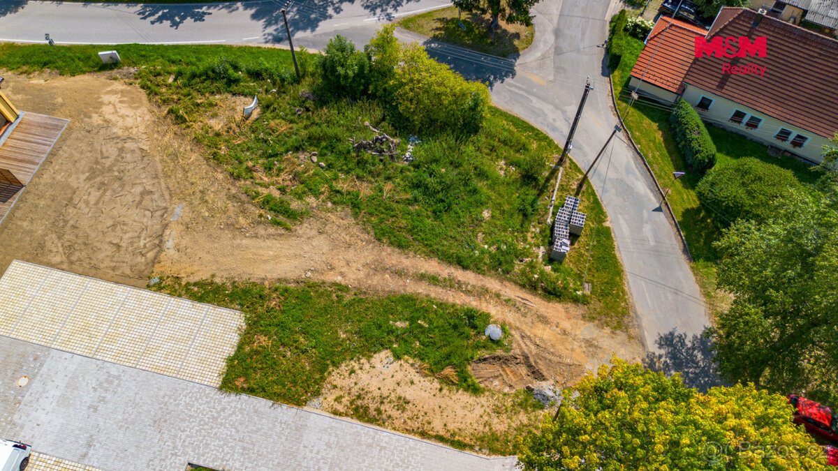 Prodej pozemku k bydlení, 800 m², Bližná, Černá v Pošumaví