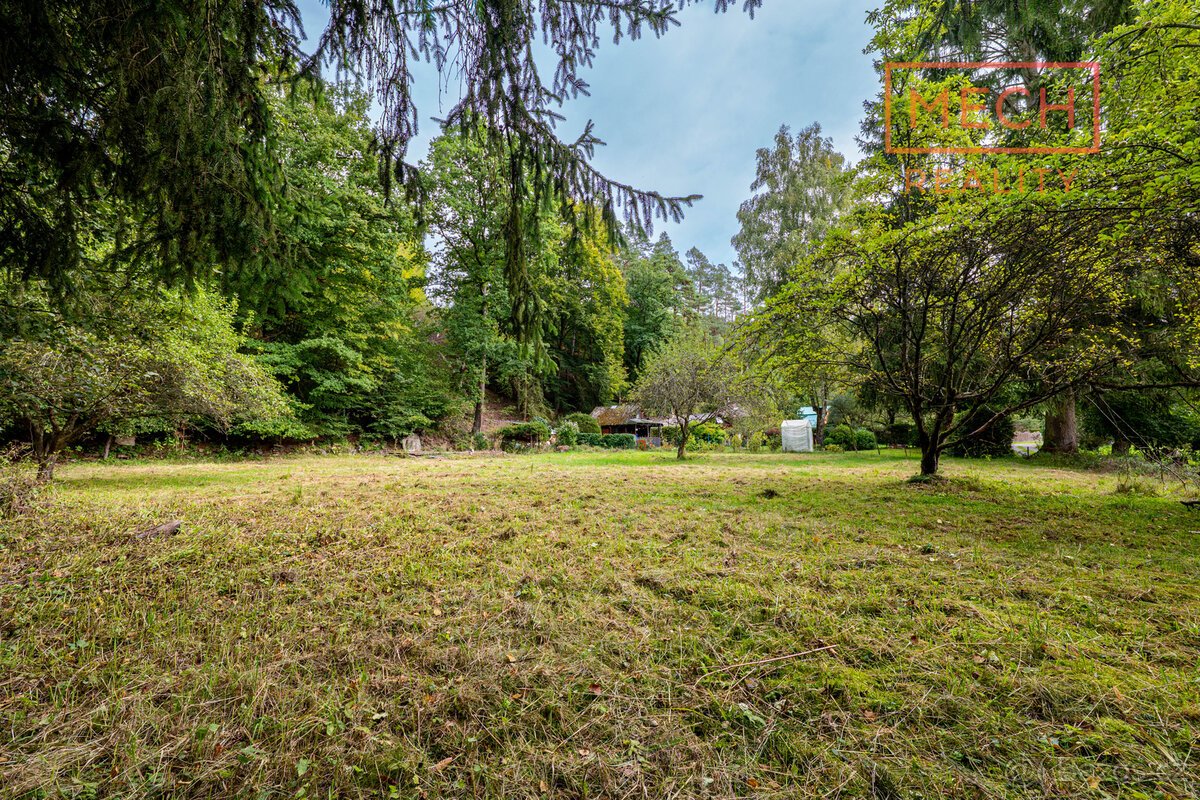 Stavební pozemek Libež, 1248 m2